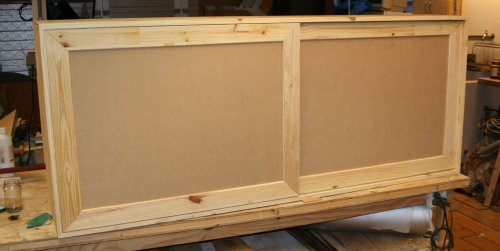 Maatwerk schuifkast in grenen