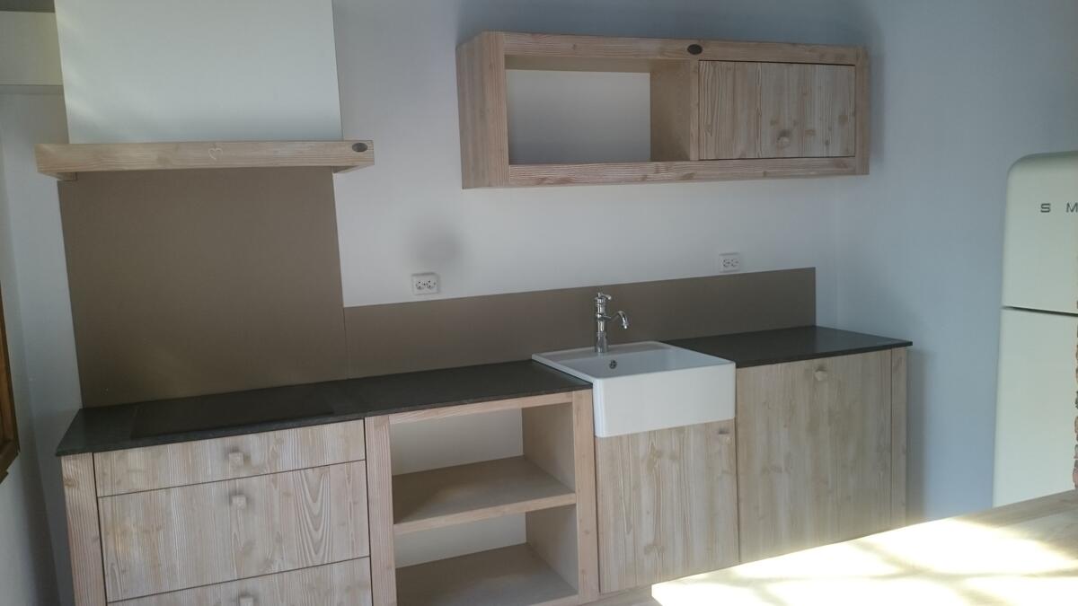 Maatwerk keukenkasten in steigerhout
